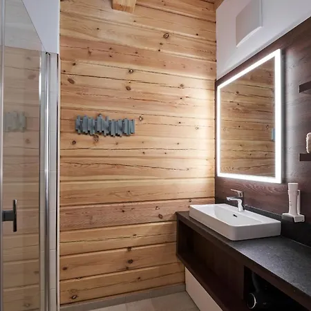 Xeis Aparthotel 3*